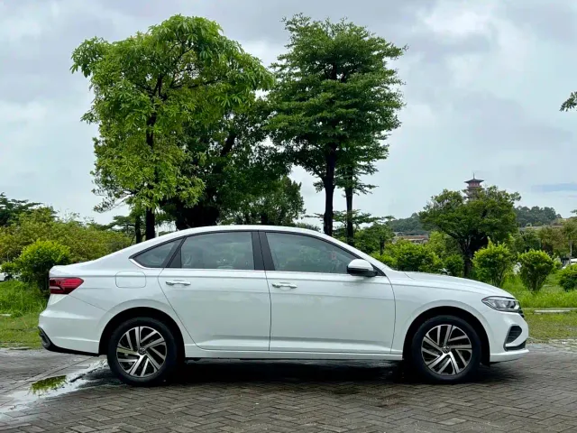 Volkswagen Lavida — Фото автомобиля 8
