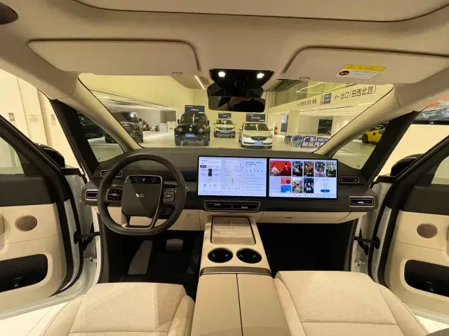 Li Auto MEGA — Фото автомобиля 10