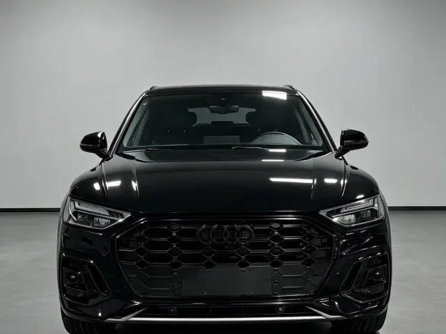 Audi Q5L Sportback — Фото автомобиля 2