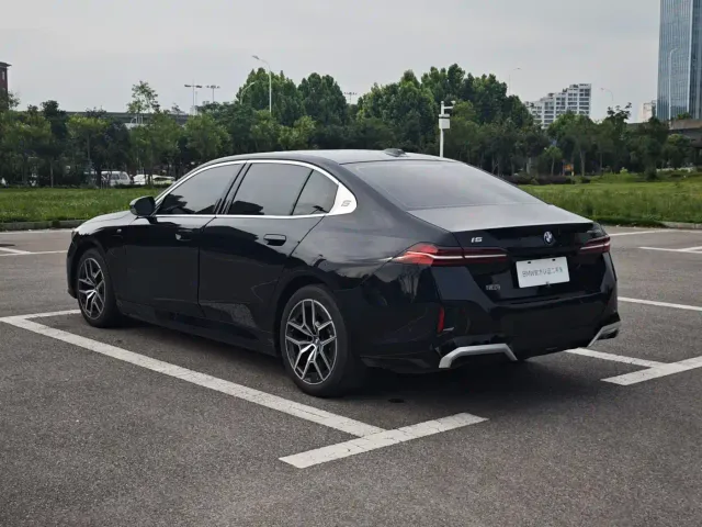 BMW i5 — Фото автомобиля 15