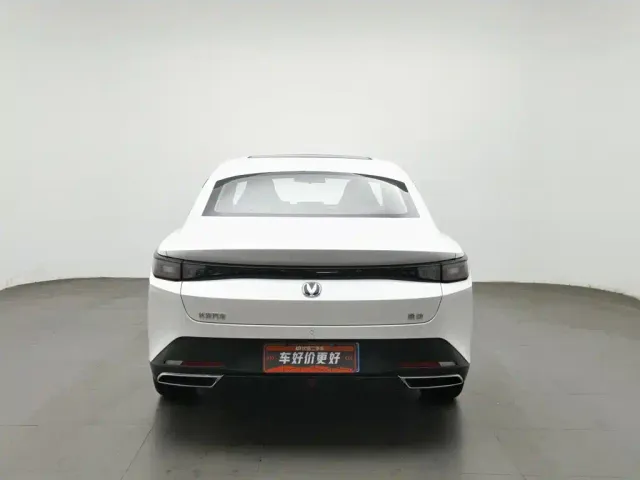 Changan Eado — Фото автомобиля 4