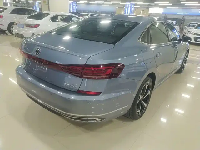 Volkswagen Passat — Фото автомобиля 6