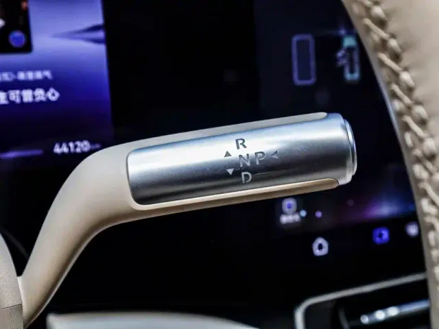 Aito M9 — Фото автомобиля 20