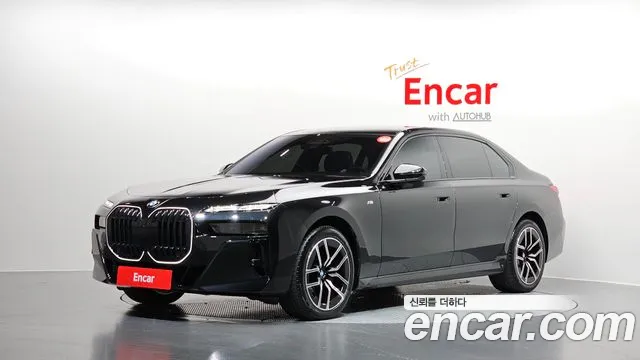 Фотография автомобиля — BMW 7 Series G70