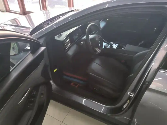 BYD Qin L — Фото автомобиля 15