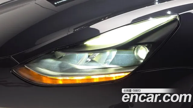 Tesla Model 3 — Фото автомобиля 7