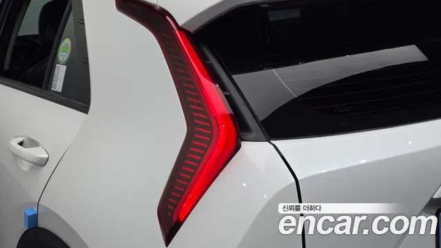 Kia Niro — Фото автомобиля 8
