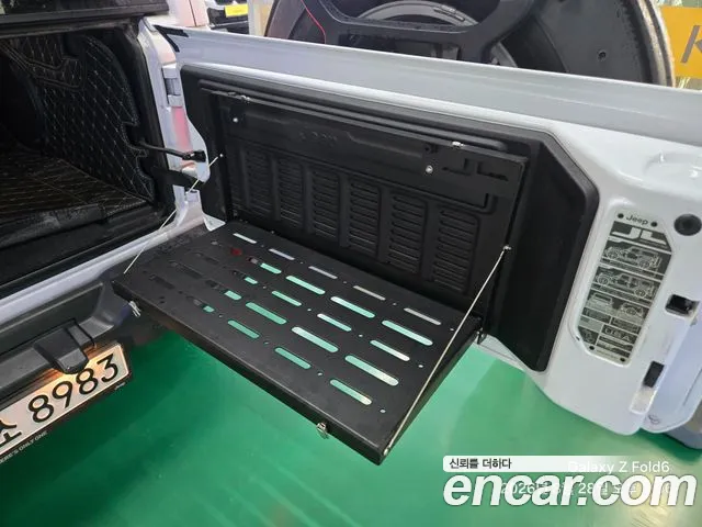 Jeep Wrangler — Фото автомобиля 12