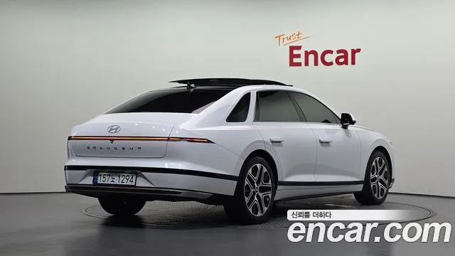 Hyundai Grandeur GN7 — Фото автомобиля 2