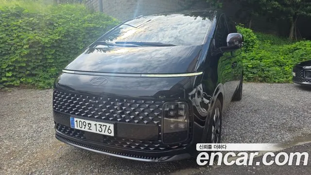 Фотография автомобиля — Hyundai Staria
