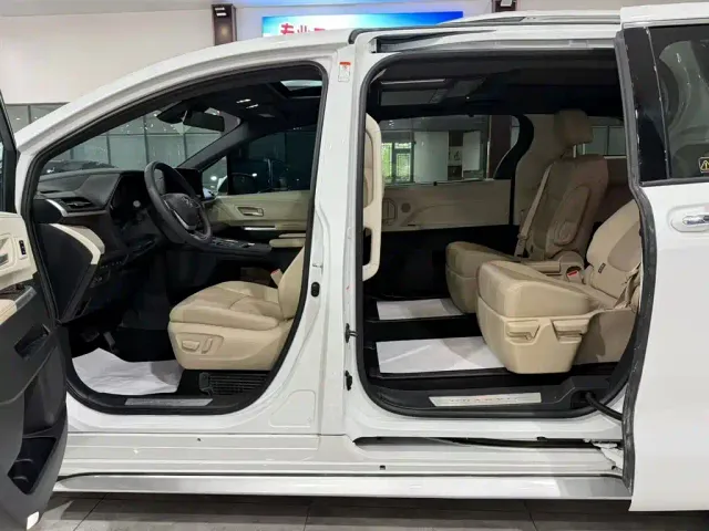 Toyota Granvia — Фото автомобиля 8