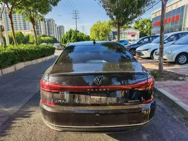 Volkswagen Passat — Фото автомобиля 8