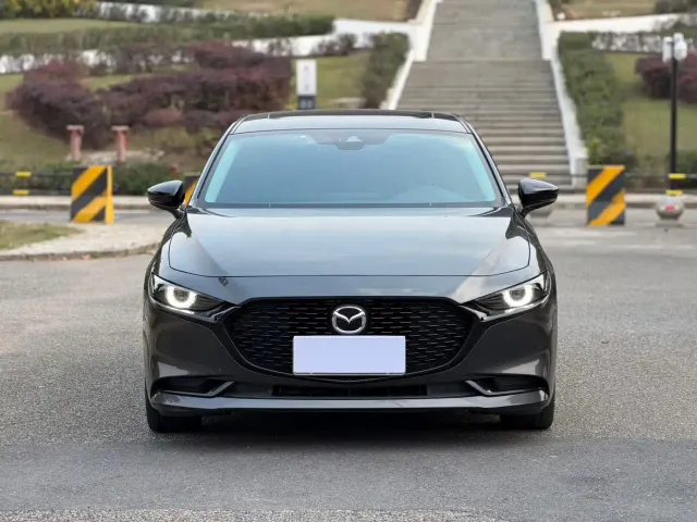 Фотография автомобиля — Mazda Axela