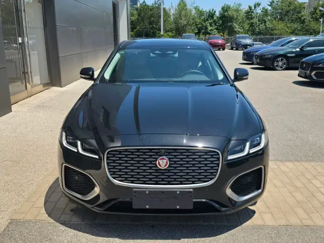 Jaguar XFL — Фото автомобиля 2