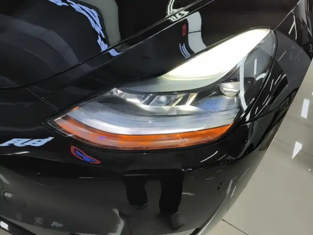 Tesla Model Y — Фото автомобиля 23