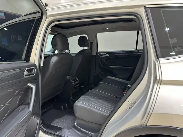 Volkswagen Tiguan L — Фото автомобиля 5