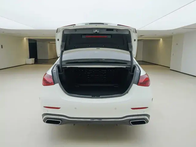 Mercedes-Benz C-Class — Фото автомобиля 6