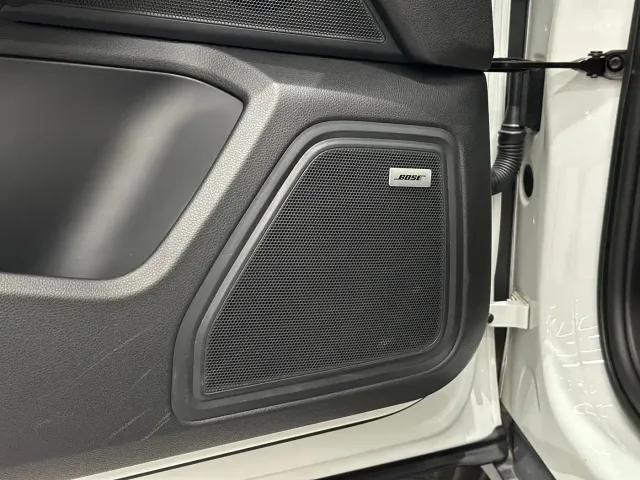 Porsche Macan — Фото автомобиля 11