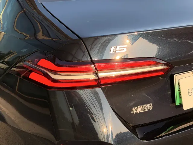 BMW i5 — Фото автомобиля 28
