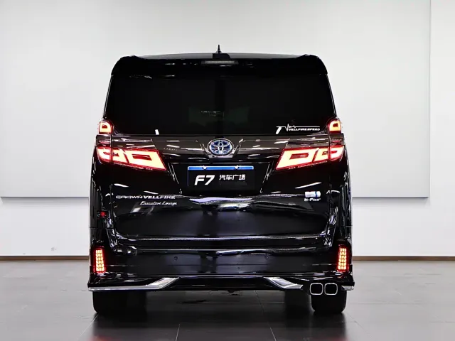 Toyota Vellfire — Фото автомобиля 5