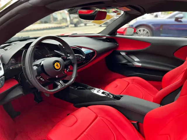 Ferrari SF90 — Фото автомобиля 3