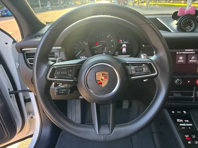 Porsche Macan — Фото автомобиля 10