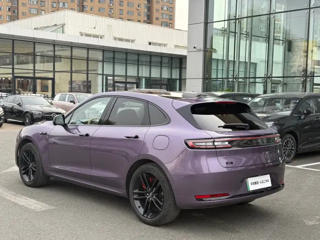 Aito M5 — Фото автомобиля 6