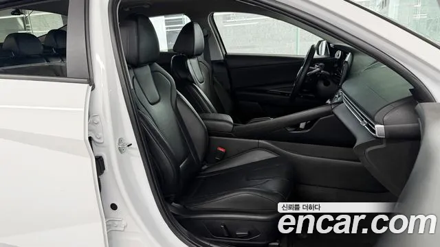Hyundai Avante CN7 — Фото автомобиля 11