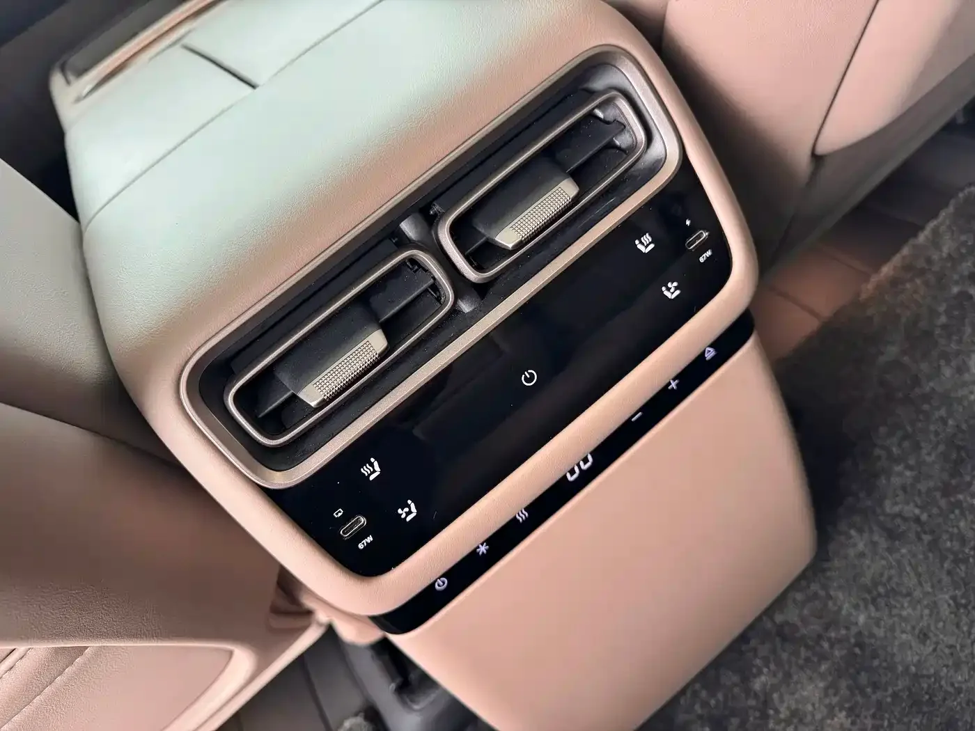 Li Auto Li Auto i6 2025 4WD Base Model — Фото автомобиля 6