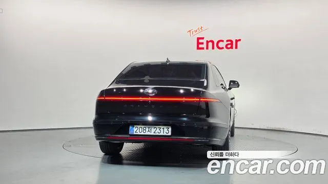 Hyundai Grandeur GN7 — Фото автомобиля 4