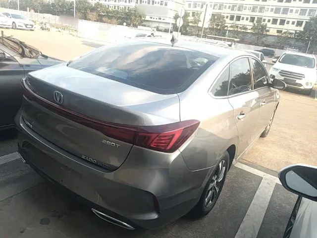 Changan Eado — Фото автомобиля 6