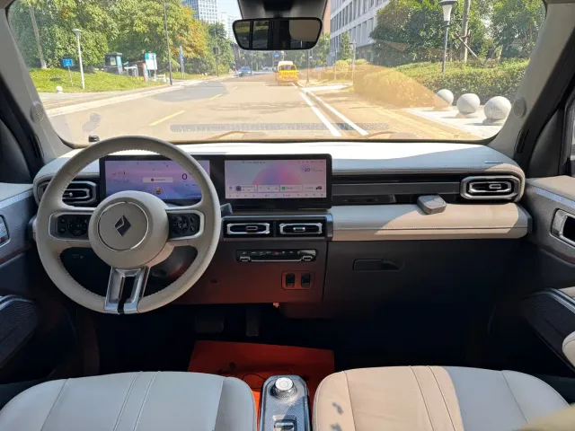 Baojun Yep — Фото автомобиля 6