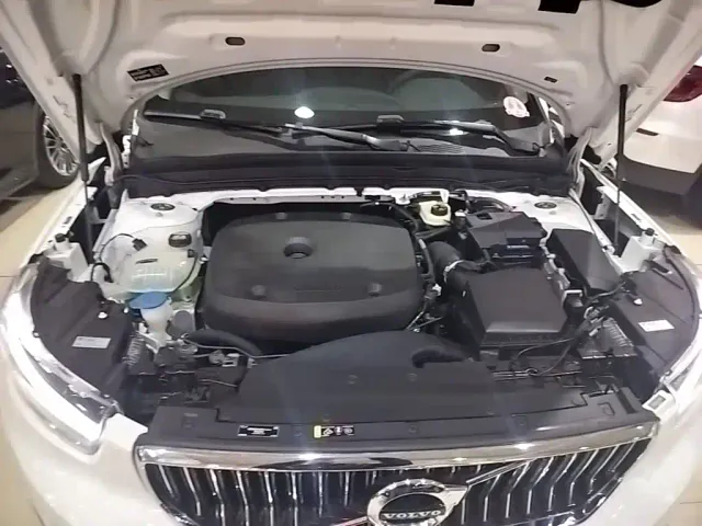 Volvo XC40 — Фото автомобиля 15