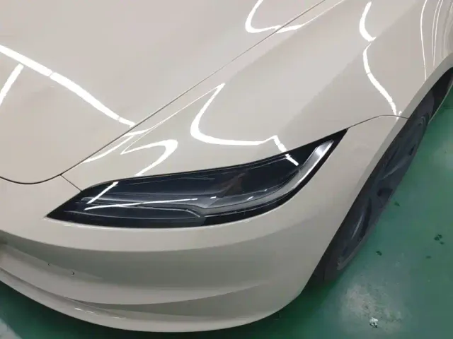 Tesla Model 3 — Фото автомобиля 23