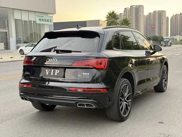 Audi Q5L — Фото автомобиля 5