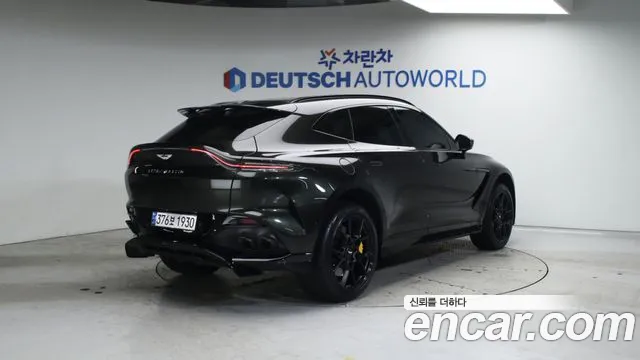 Aston Martin DBX — Фото автомобиля 2