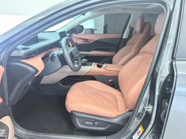 Changan Qiyuan A05 — Фото автомобиля 9