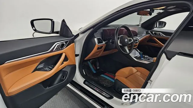 BMW i4 — Фото автомобиля 10