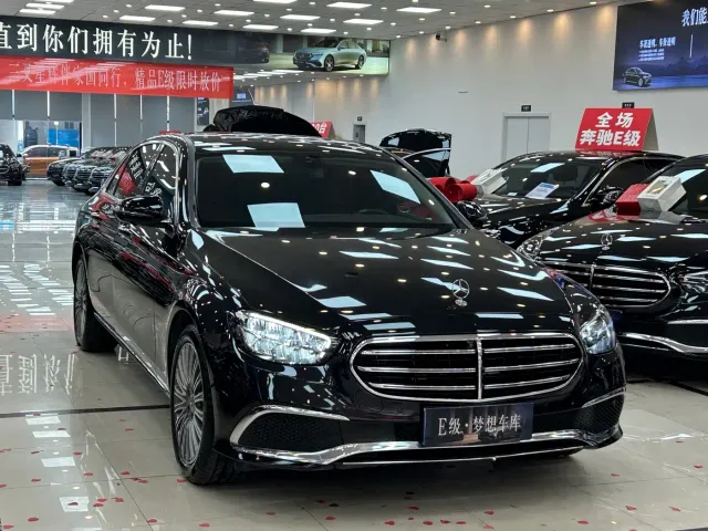 Mercedes-Benz E-Class — Фото автомобиля 2