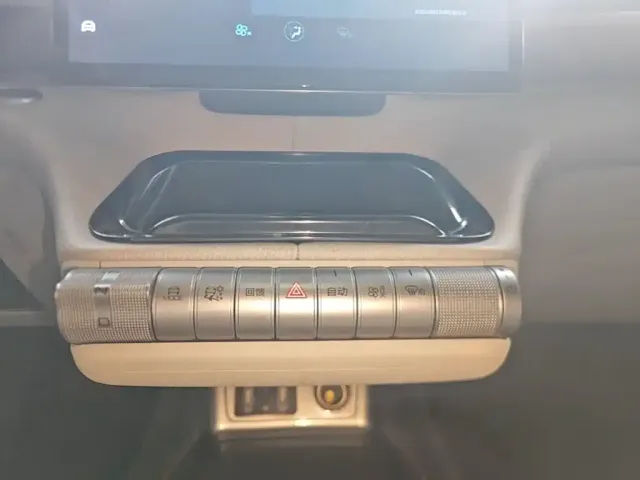 BYD Dolphin 2021 Model 405km Fashion Edition — Фото автомобиля 12