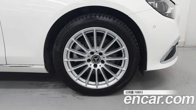 Mercedes-Benz E-Class — Фото автомобиля 5