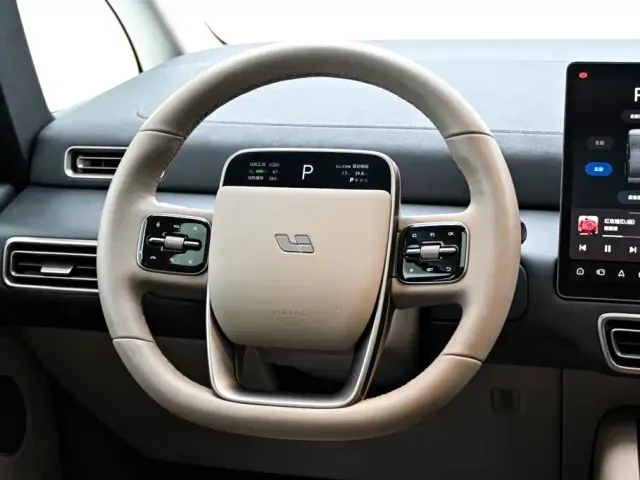 Li Auto MEGA — Фото автомобиля 22