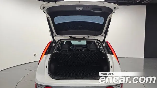 Kia Niro — Фото автомобиля 20
