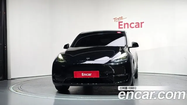 Tesla Model Y — Фото автомобиля 3
