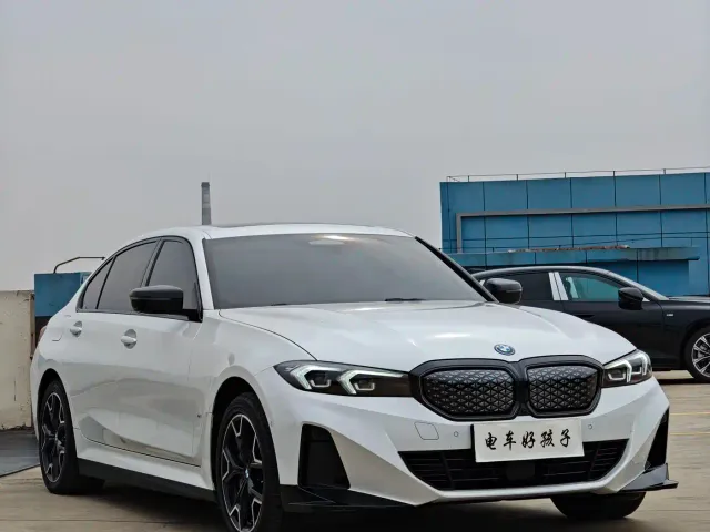 BMW i3 — Фото автомобиля 3