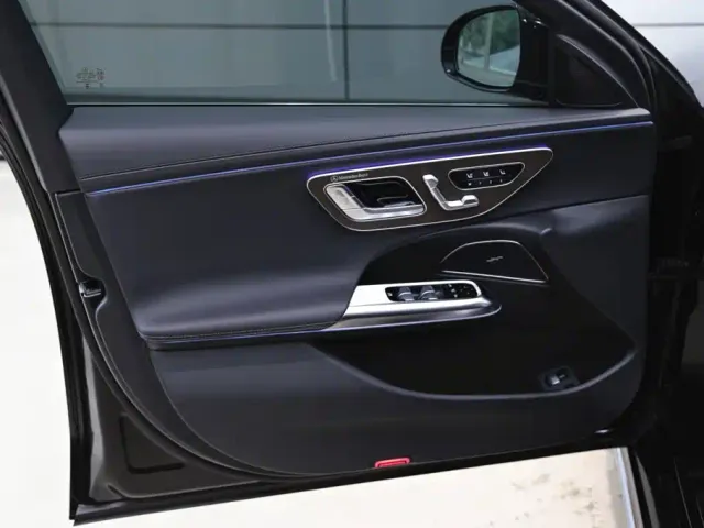 Mercedes-Benz E-Class — Фото автомобиля 10