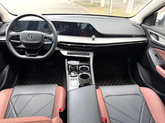 Changan Eado — Фото автомобиля 4