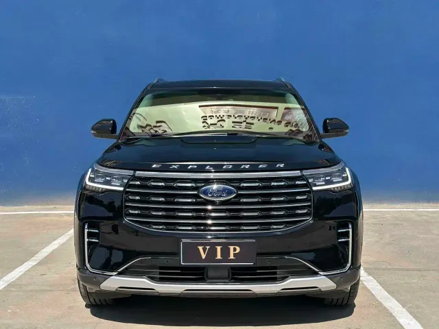Ford Explorer — Фото автомобиля 2