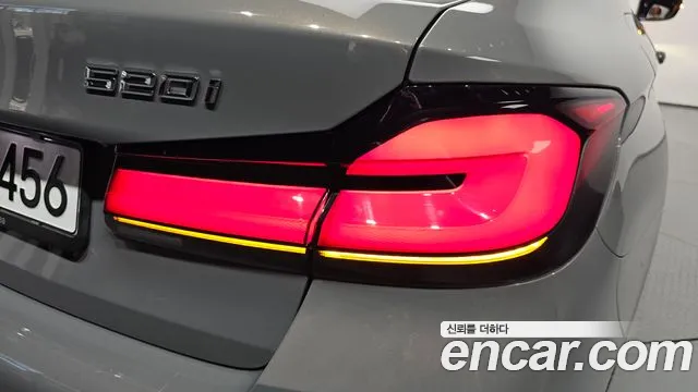 BMW 5 Series G30 — Фото автомобиля 8