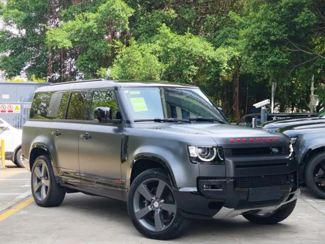 Land Rover Defender — Фото автомобиля 3